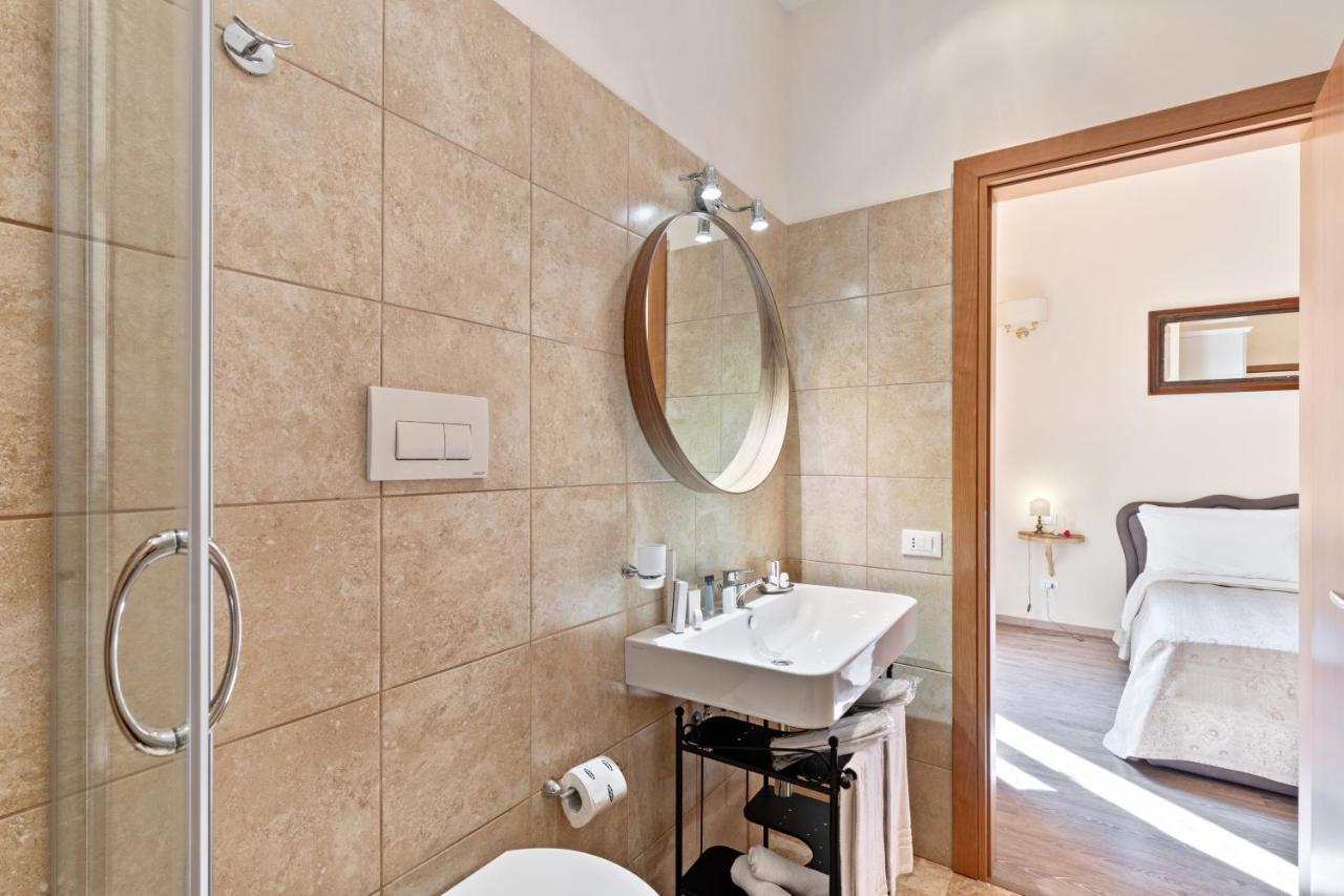 Vatican Domus Luxury Rooms โรม ภายนอก รูปภาพ