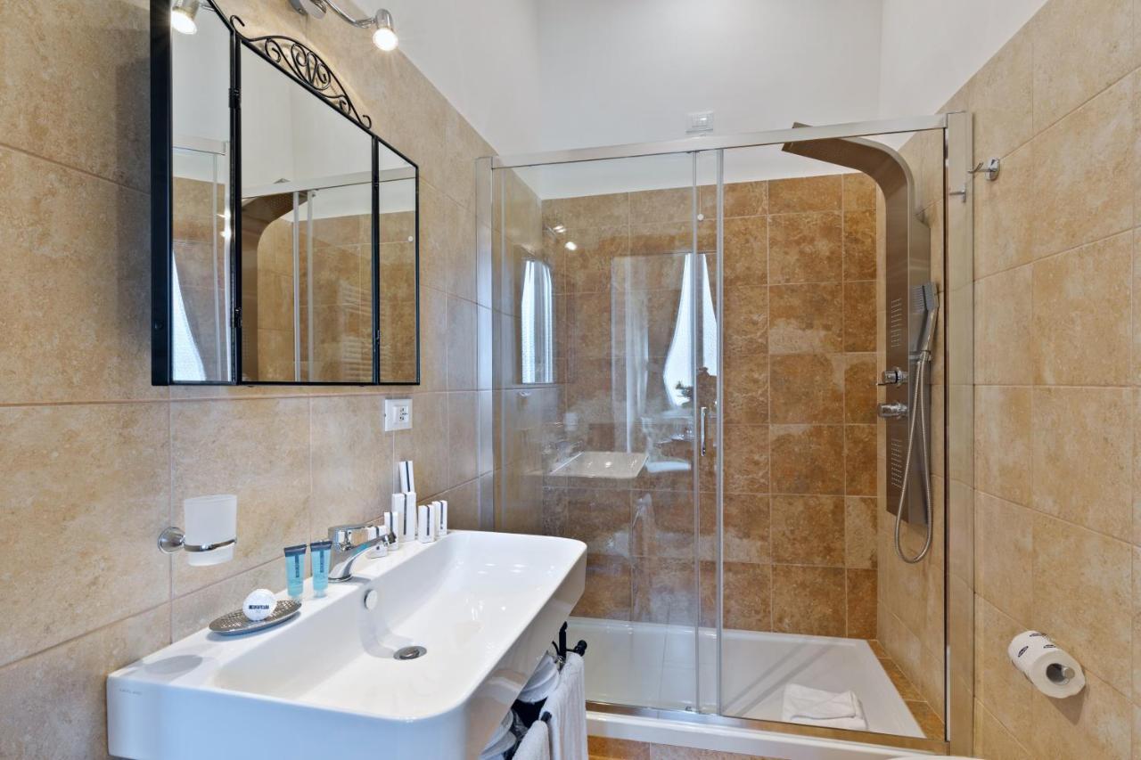 Vatican Domus Luxury Rooms โรม ภายนอก รูปภาพ